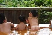日本女孩與爸爸一起洗浴到幾歲