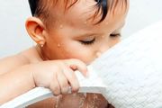 水中毒：什麼行為，會導致小孩水中毒？