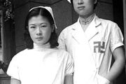 淞滬會戰老照片：上海醫院的女護士，戰火中的麻將