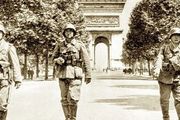 80年前，巴黎防線的法軍一路奔逃，除了活命之外似乎沒有任何計劃
