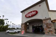 勒令超市提高工資$4/小時，洛杉磯兩家超市關閉，數十人失業