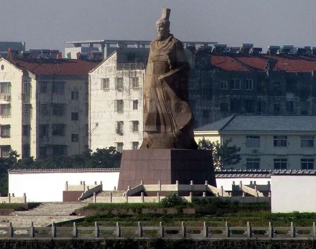 荊州的屈原雕像/wiki/Popolon