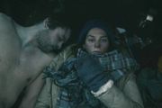 電影 Centigrade（極寒求生）劇情、影評：被埋雪裡，居然生出孩子？