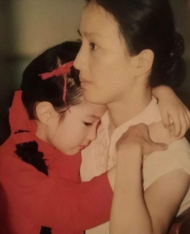 劉亦菲與媽媽