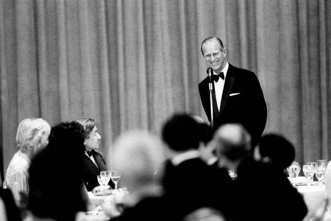 1986年，菲利普親王在一場宴會上