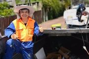 鄭賢場：43歲移民紐西蘭，在自家花園「徒手造遊艇」