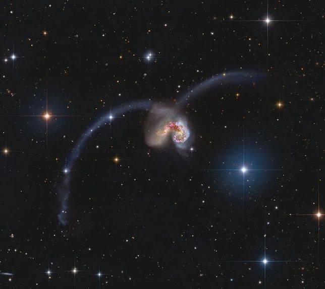 觸角星系 / NGC4038及NGC4039