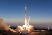 SpaceX 首次商業發射圓滿成功，成為全球首家運營「太空航線」的公司