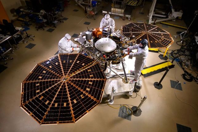 測試「洞察」號火星著陸器版權／NASA