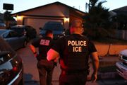 不能逮捕最近入境的、不能逮捕未成年的、不能逮捕帶小孩非法移民…拜登已變相廢除ICE移民執法