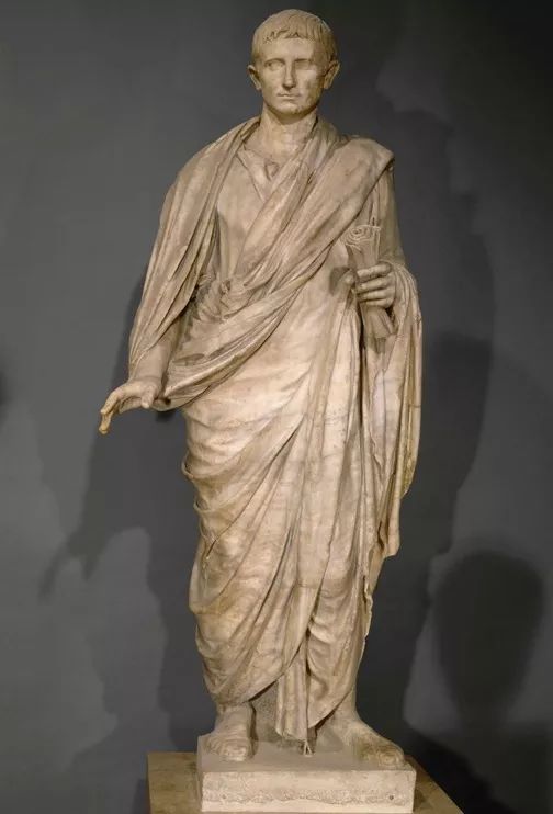 奧古斯都雕塑 Togatus complété d'une tête de l'empereur Auguste