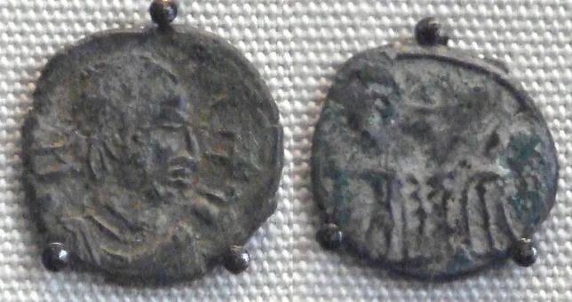 由於斯里蘭卡地處海上交通要道，各國商人絡繹不絕古代斯里蘭卡甚至還能仿製的4世紀時期的羅馬硬幣