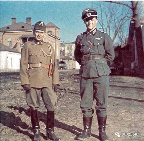 1944年，一名匈牙利軍官與德國軍官的合影