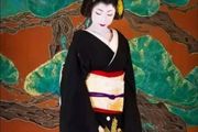日本藝妓的臉為什麼這麼白？