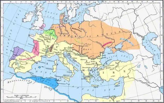 淡褐色區域為阿提拉建立的帝國，從面積上看，佔到了差不多有歐洲的一半